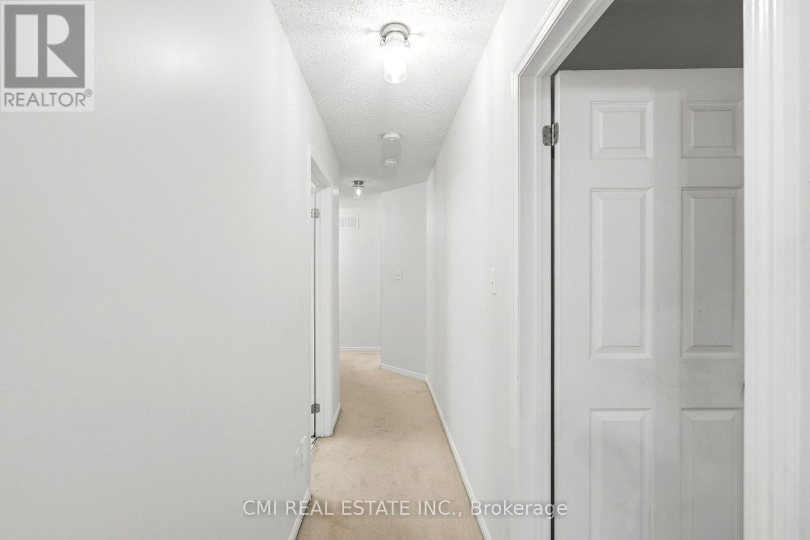 #7 460 WOODMOUNT DRIVE - 22