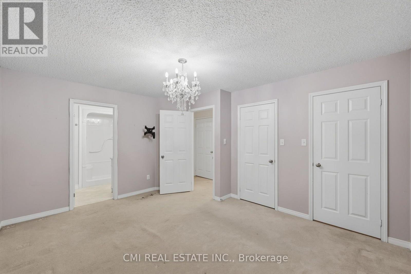 #7 460 WOODMOUNT DRIVE - 24