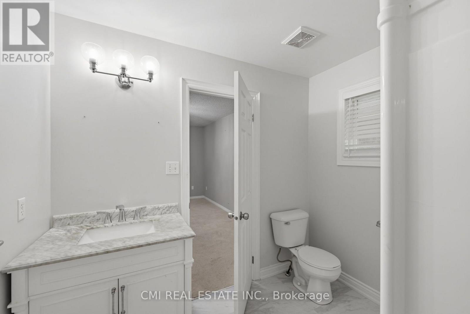 #7 460 WOODMOUNT DRIVE - 30