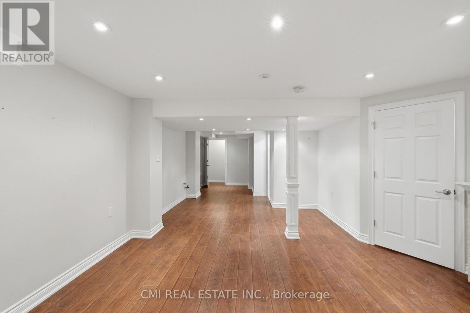 #7 460 WOODMOUNT DRIVE - 35