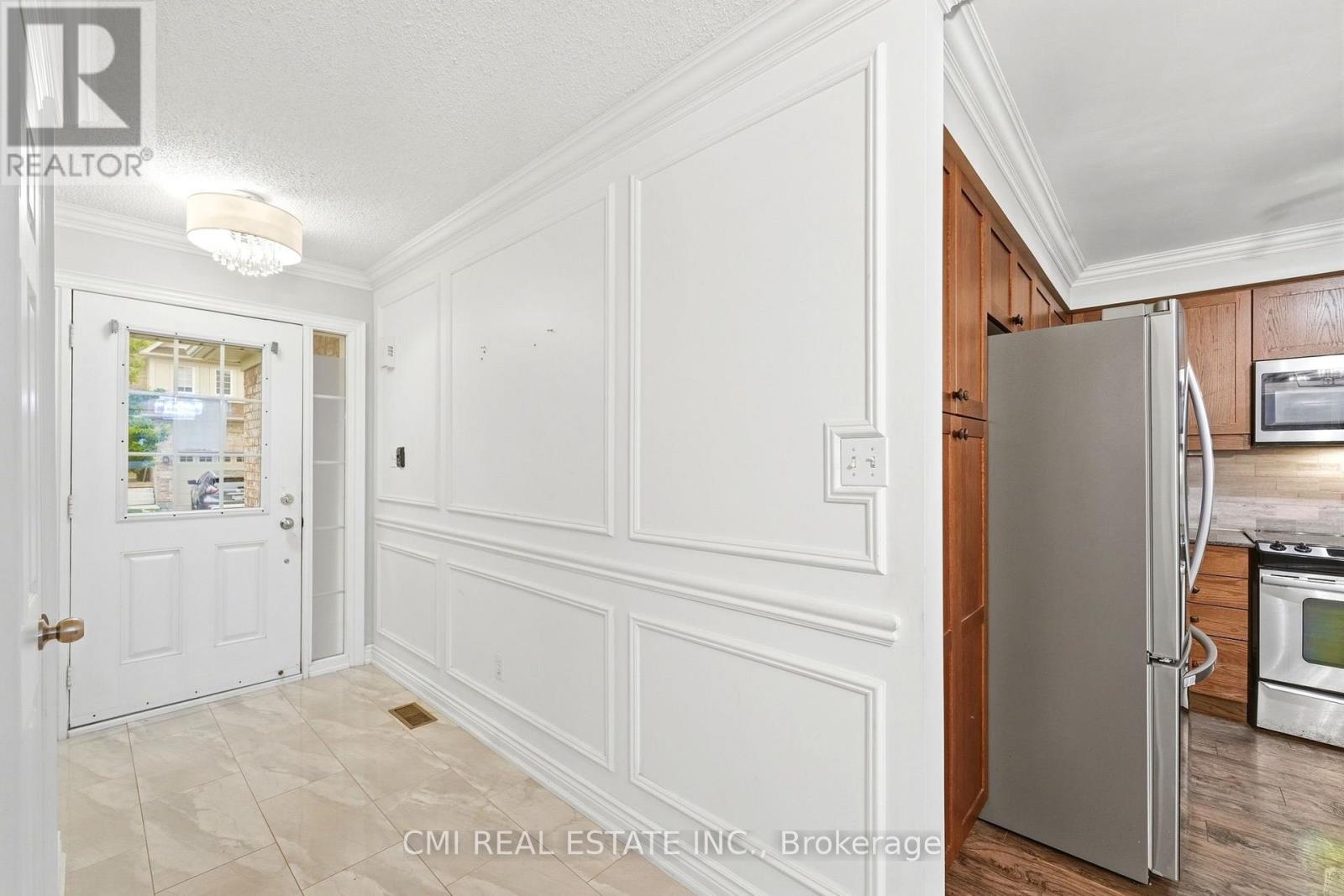 #7 460 WOODMOUNT DRIVE - 9