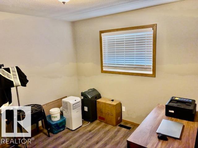 5609 45A ST - Image 19