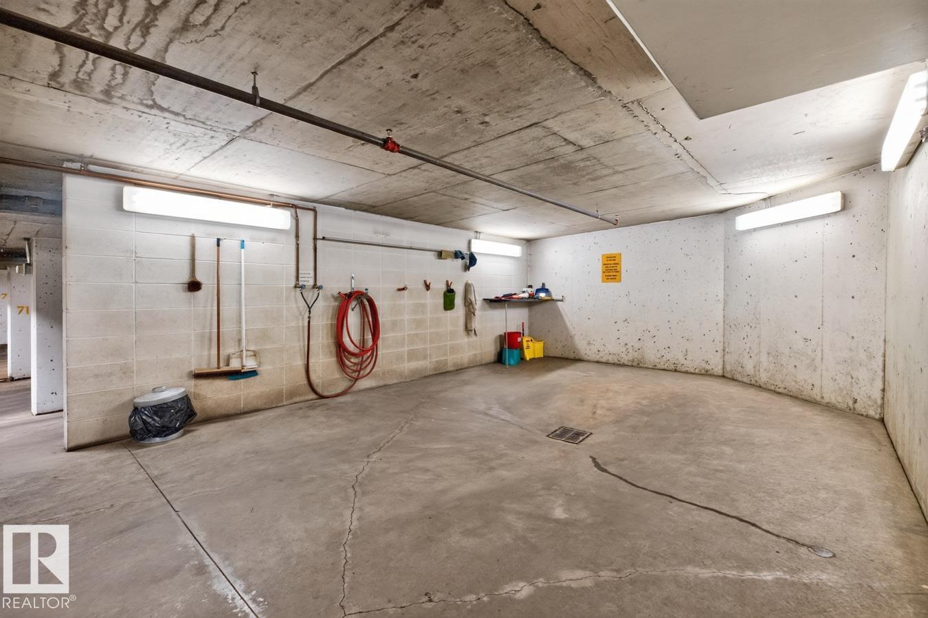 #208 8315 83 ST NW - 18