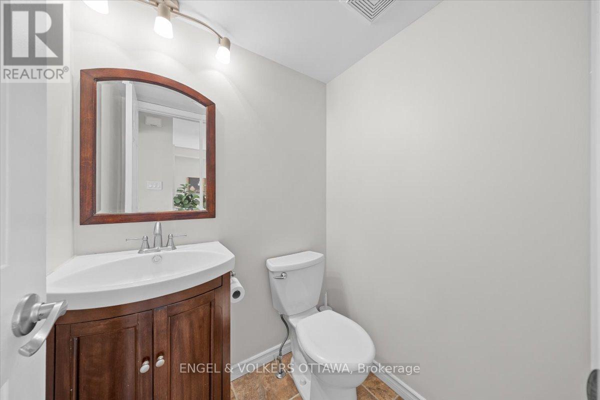 4 Bed, 3 Bath House for Rent in Ottawa – 4 – 72 GREENFIELD AVENUE, Ottawa – MLS# X13616998 - Image 14