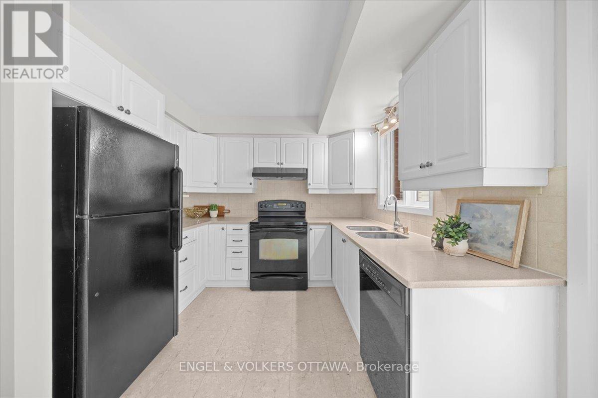 4 Bed, 3 Bath House for Rent in Ottawa – 4 – 72 GREENFIELD AVENUE, Ottawa – MLS# X13616998 - Image 19