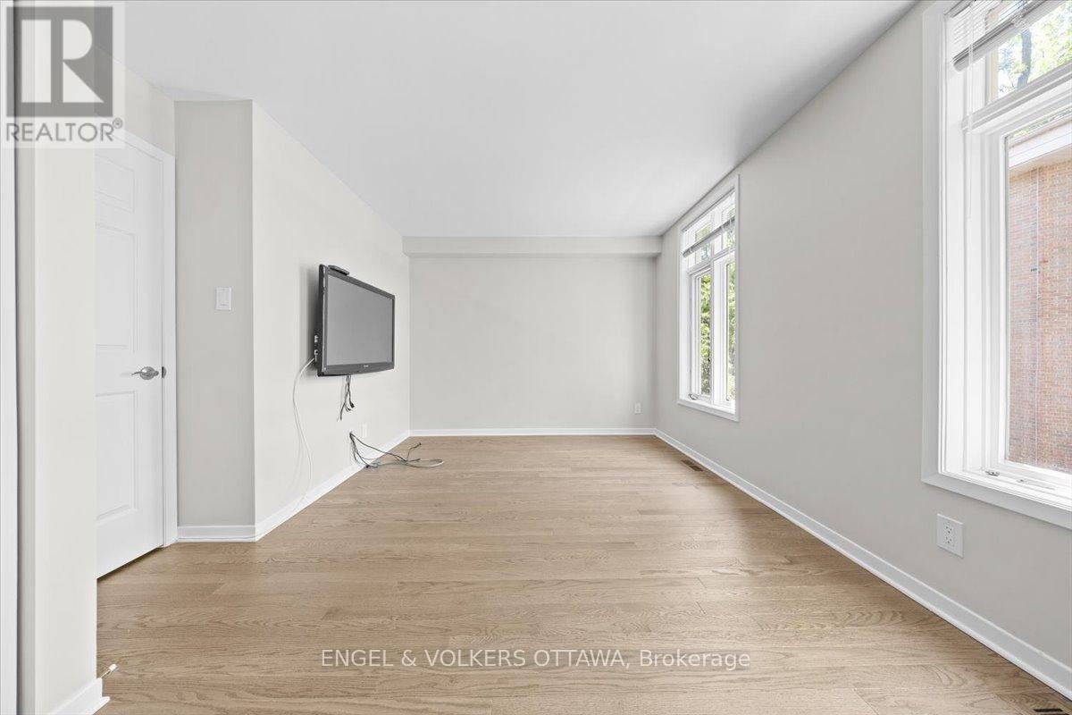 4 Bed, 3 Bath House for Rent in Ottawa – 4 – 72 GREENFIELD AVENUE, Ottawa – MLS# X13616998 - Image 33