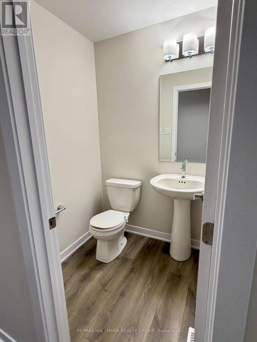 3 Bed, 4 Bath House for Rent in Ottawa – 747 HAFLINGER ROW, Ottawa – MLS# X13617084 - Image 15