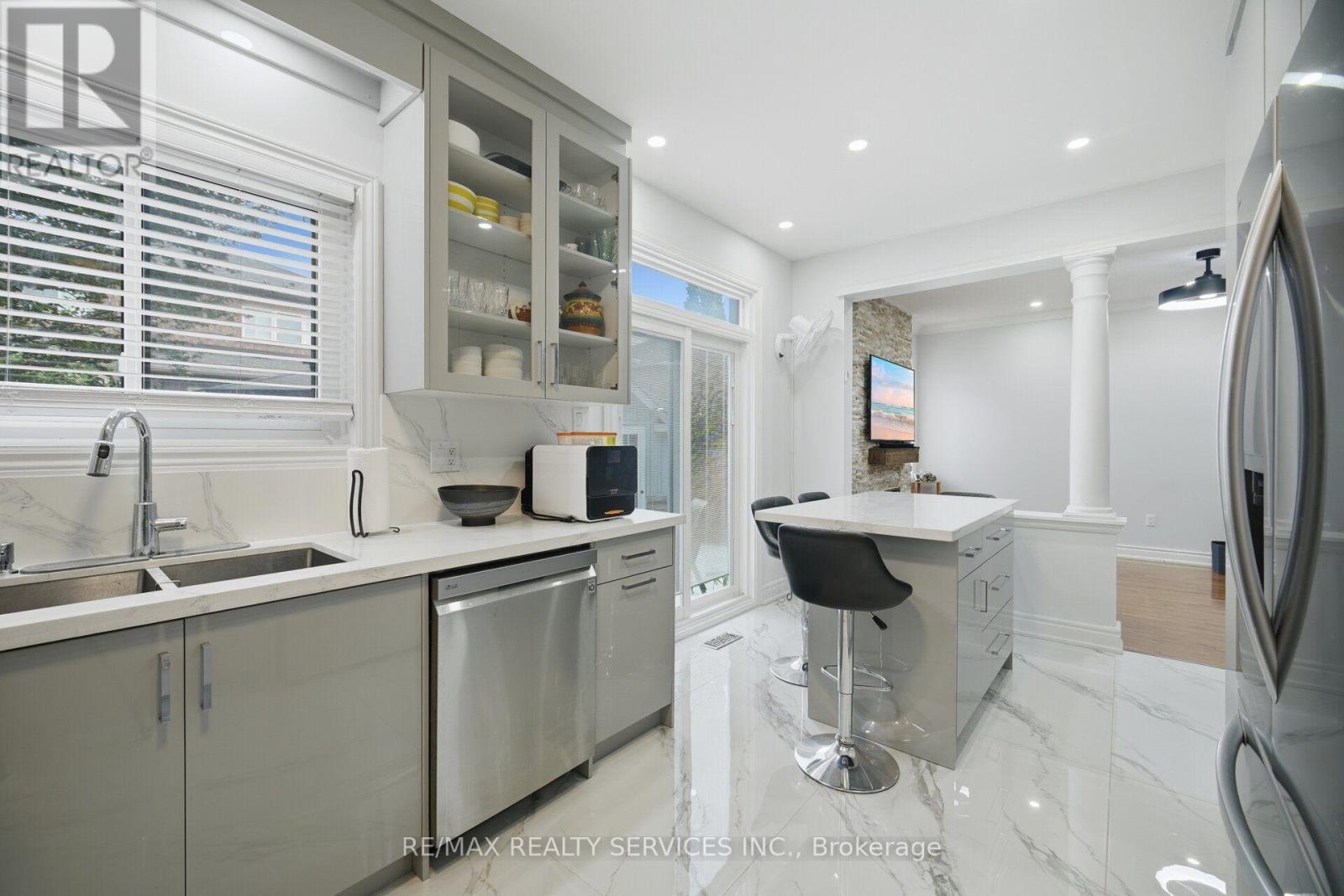 45 SKYLARK DRIVE - 20