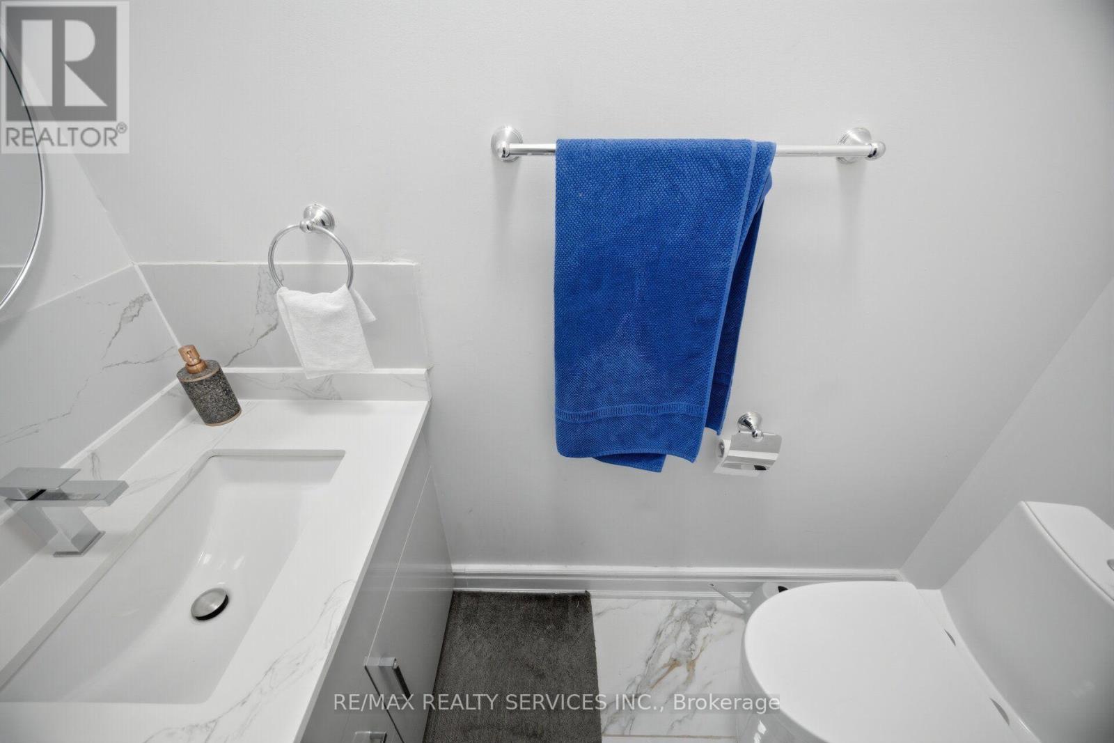 45 SKYLARK DRIVE - 22