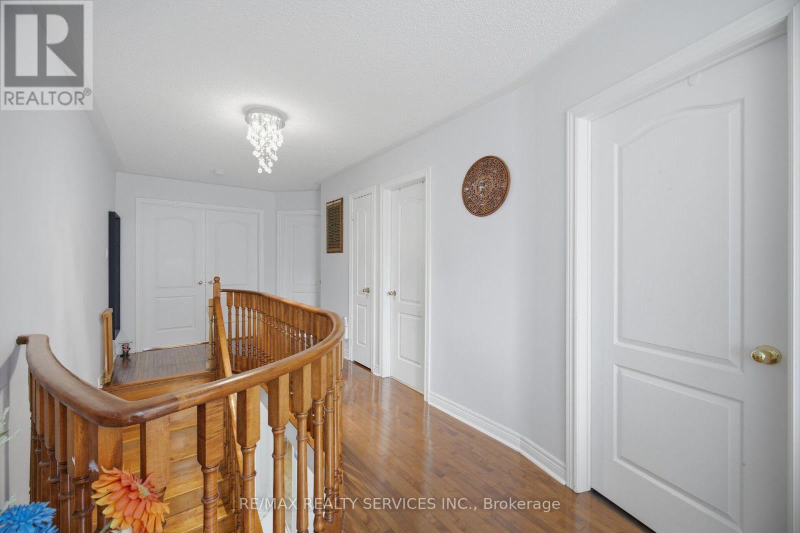 45 SKYLARK DRIVE - 26