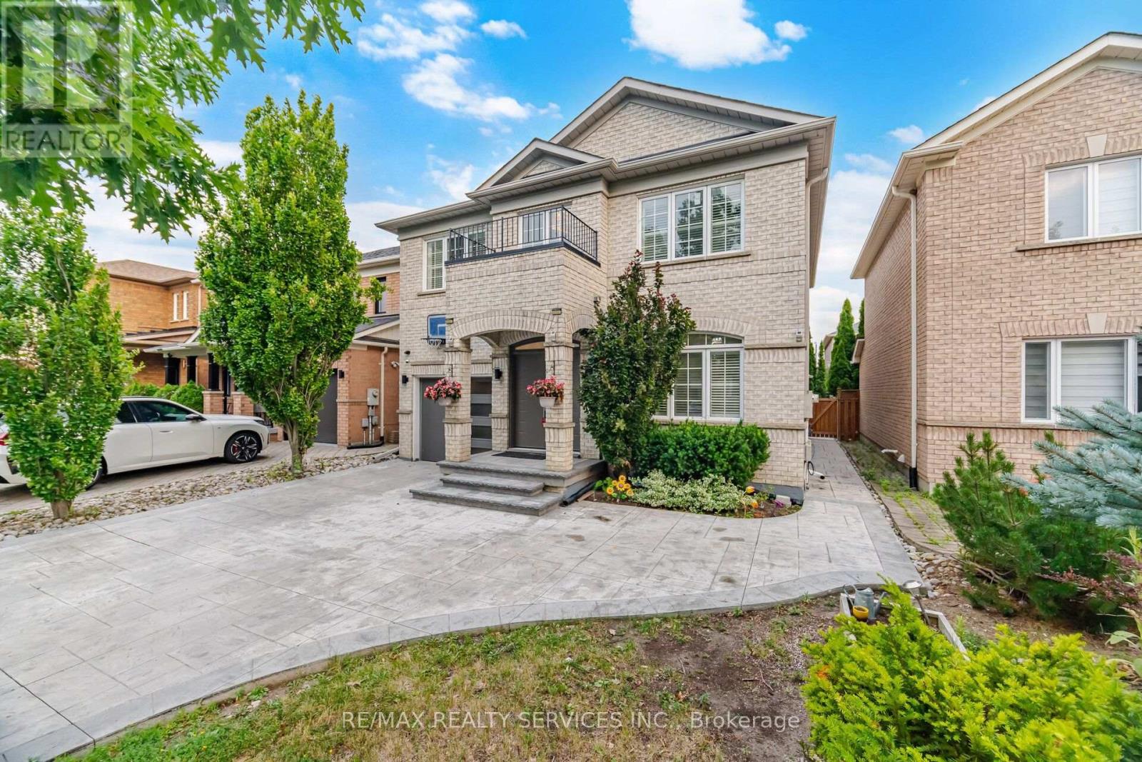 45 SKYLARK DRIVE - 3