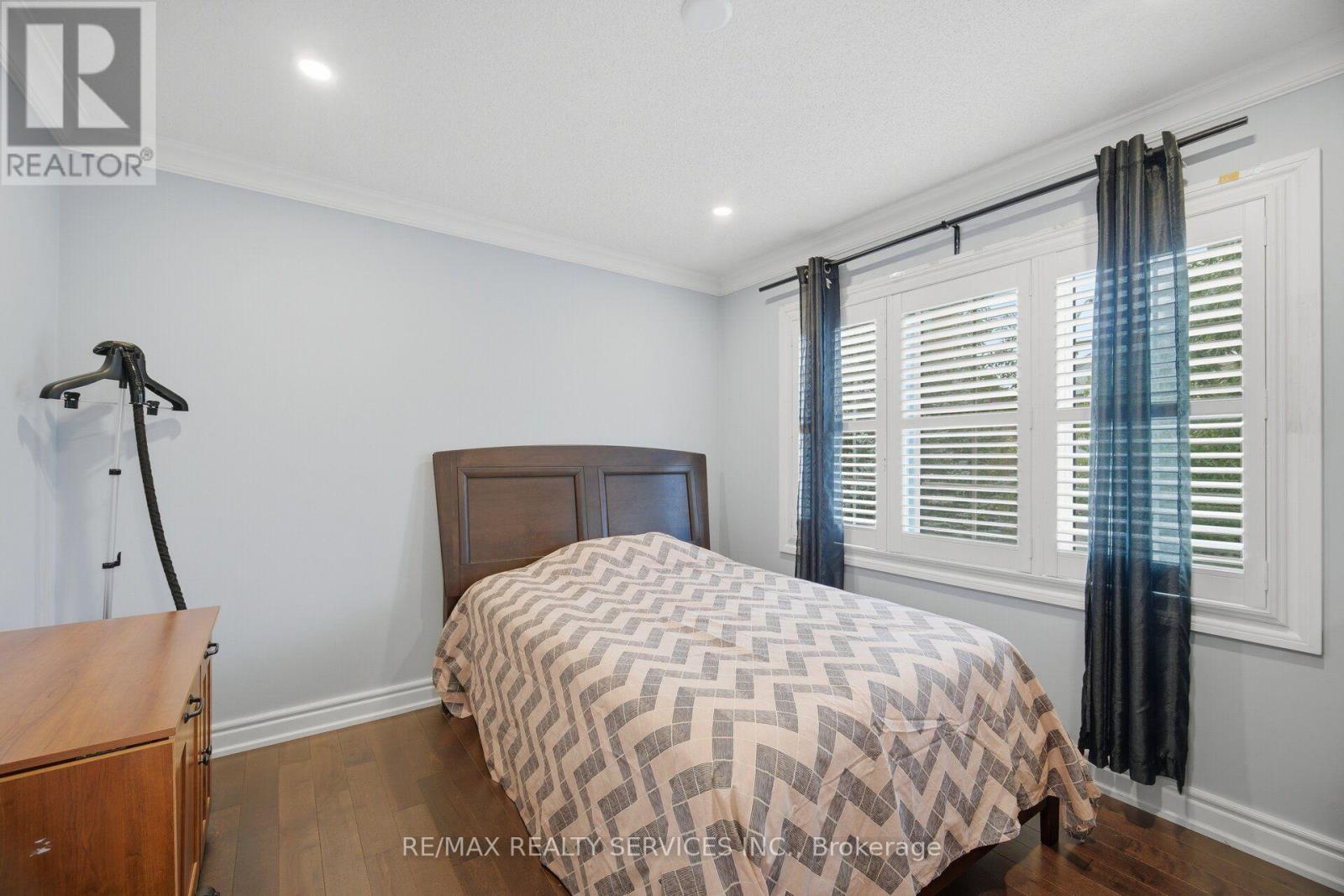 45 SKYLARK DRIVE - 34