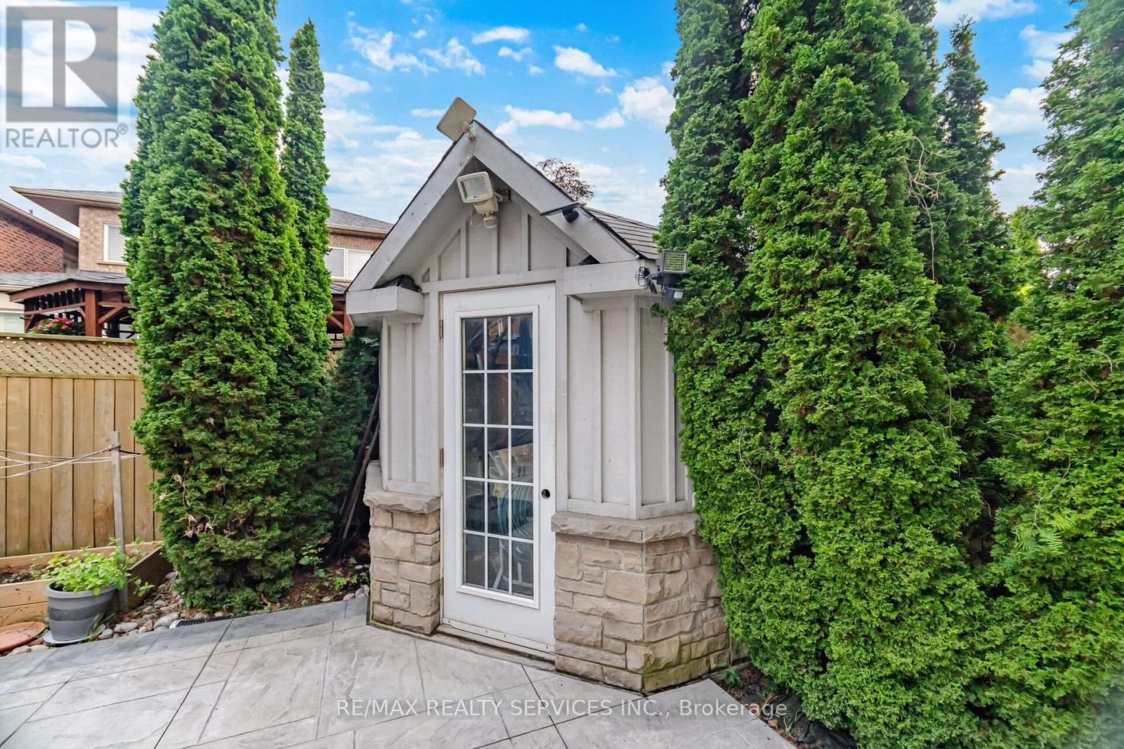 45 SKYLARK DRIVE - 50