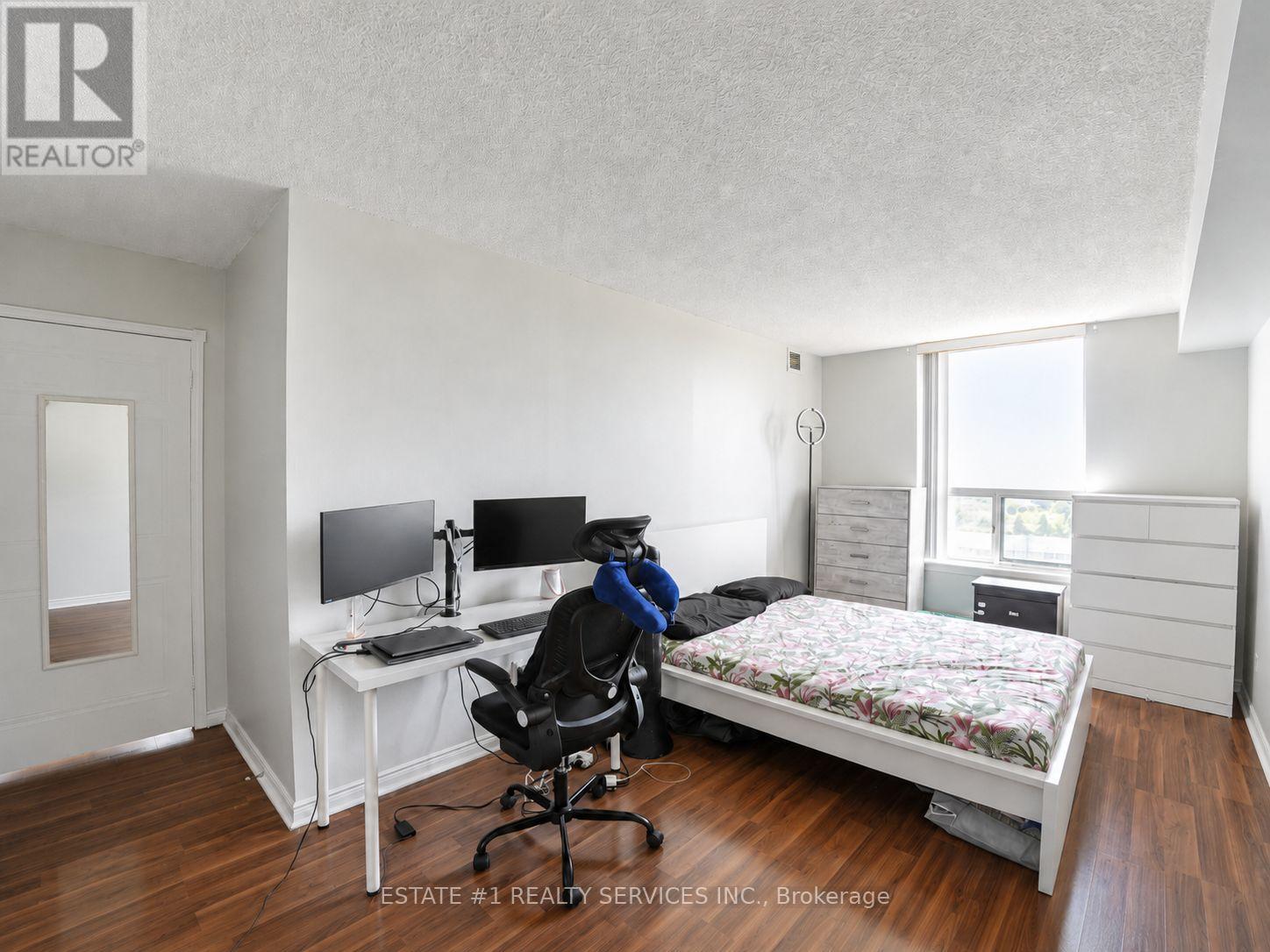#904 135 HILLCREST AVENUE - 13
