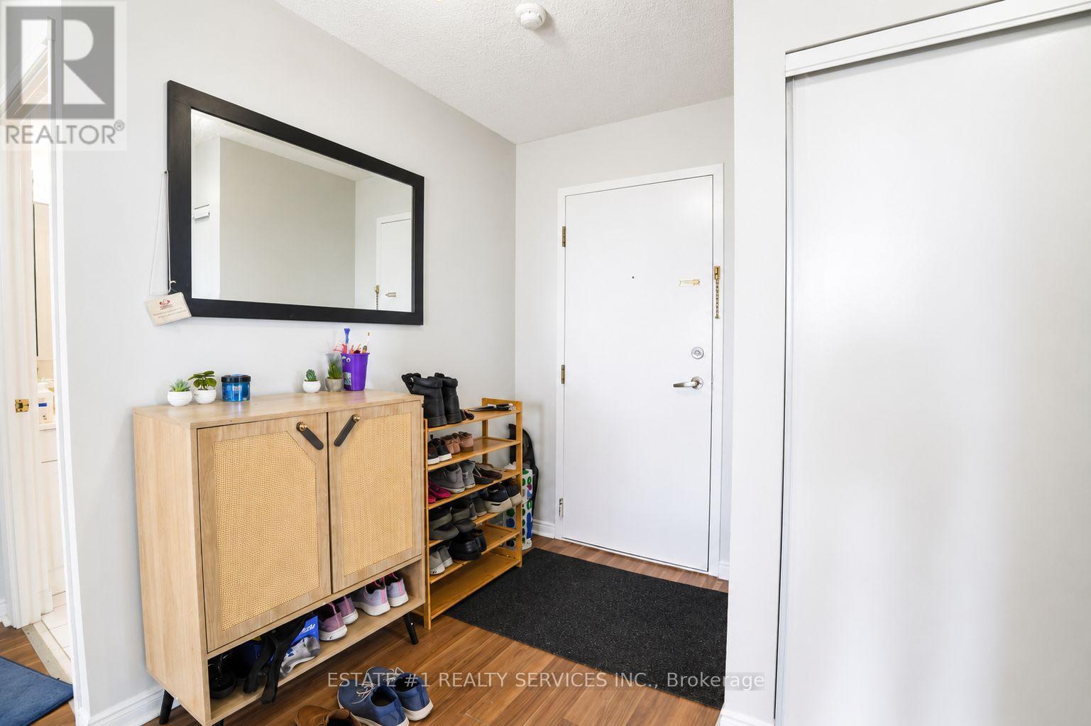 #904 135 HILLCREST AVENUE - 3