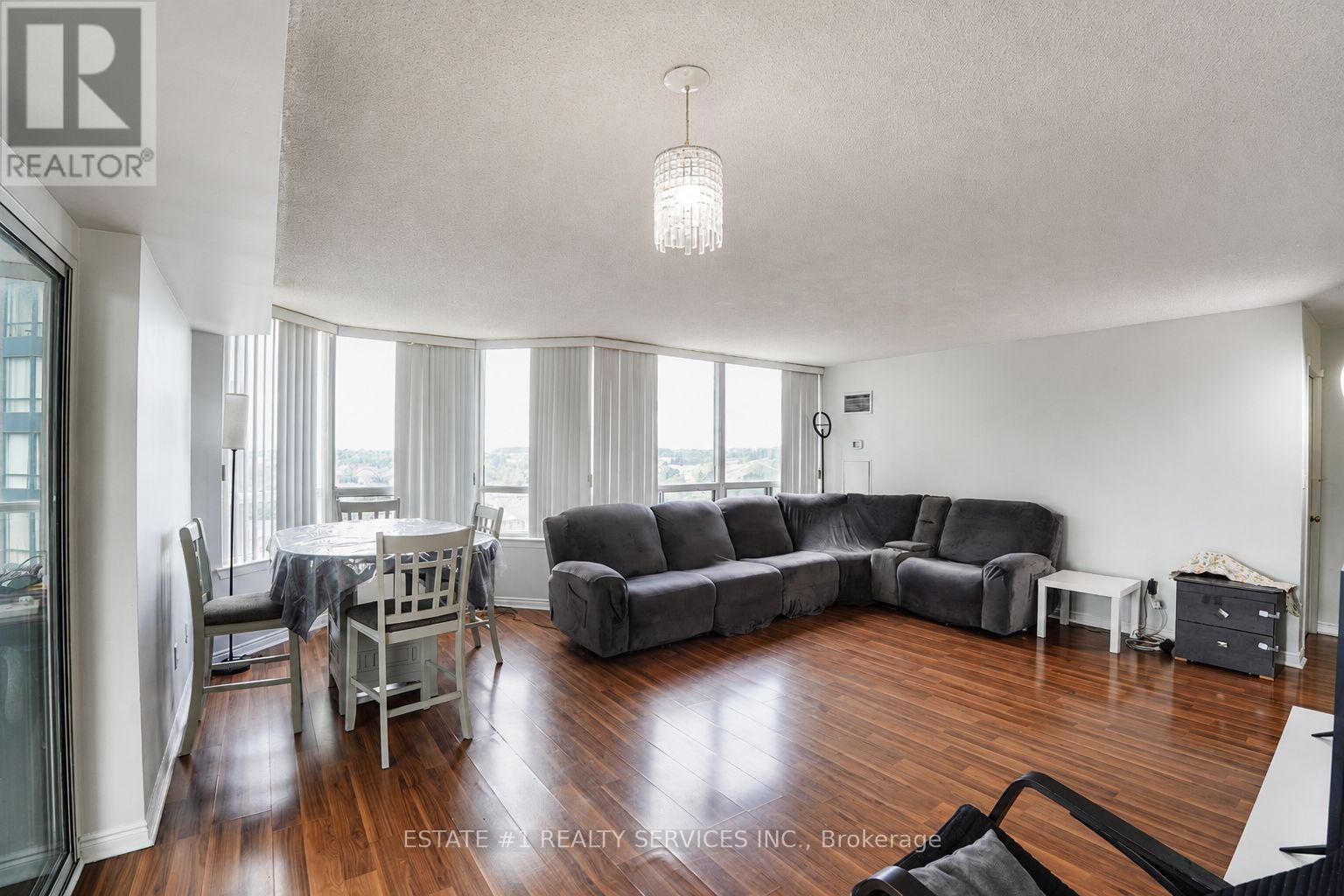 #904 135 HILLCREST AVENUE - 5