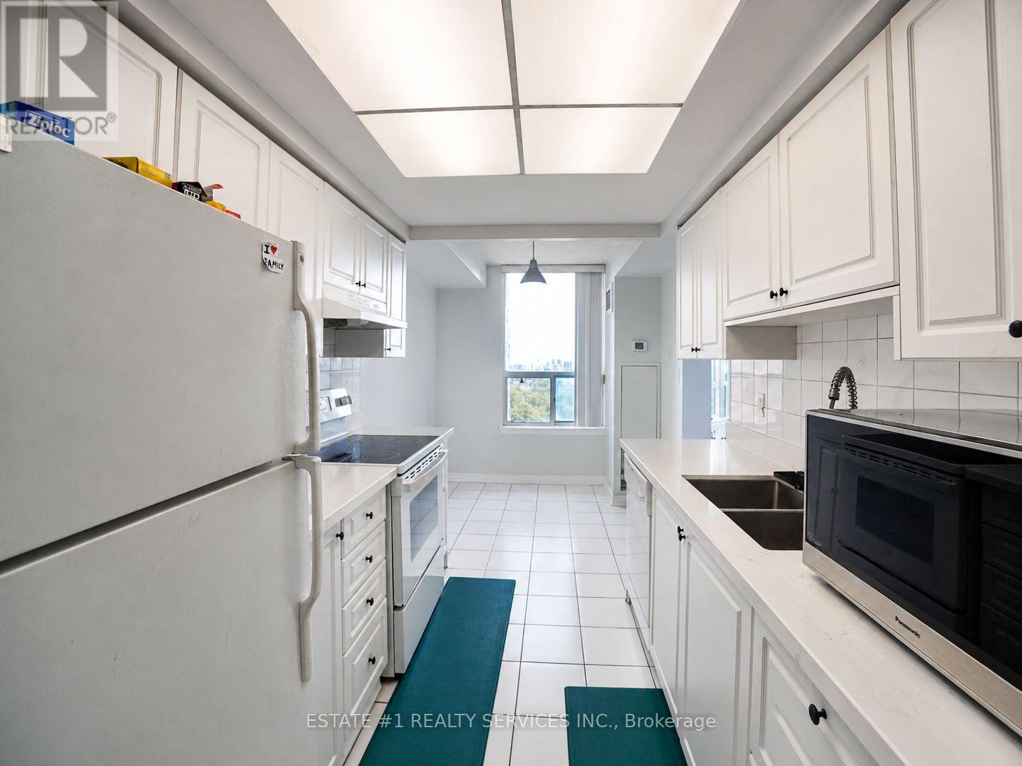 #904 135 HILLCREST AVENUE - 7