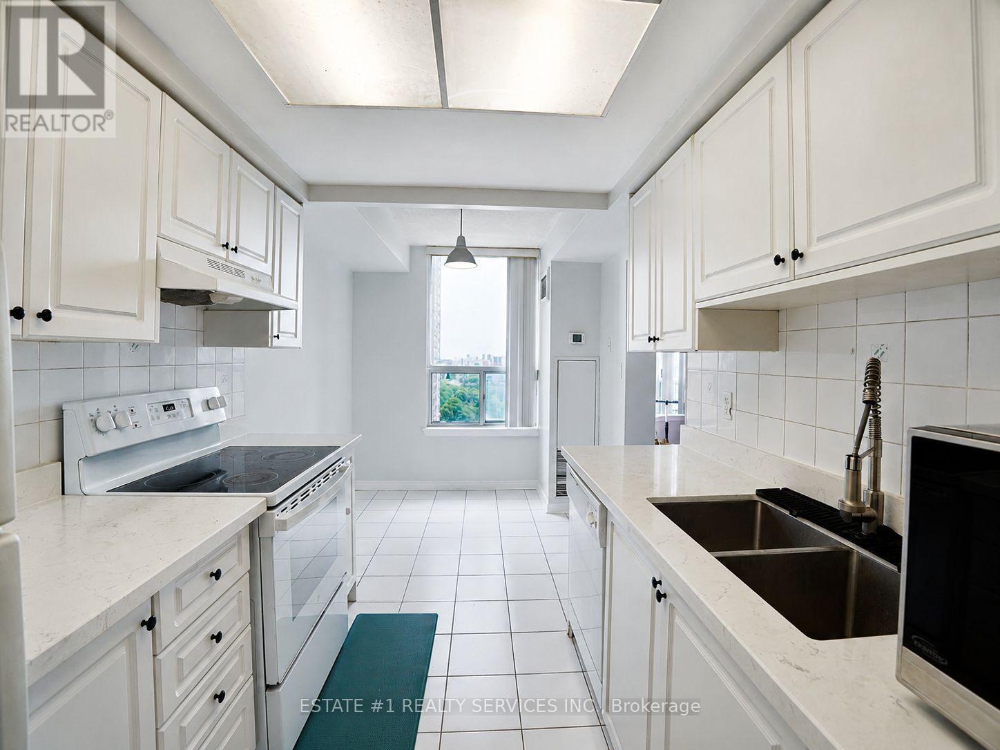 #904 135 HILLCREST AVENUE - 9