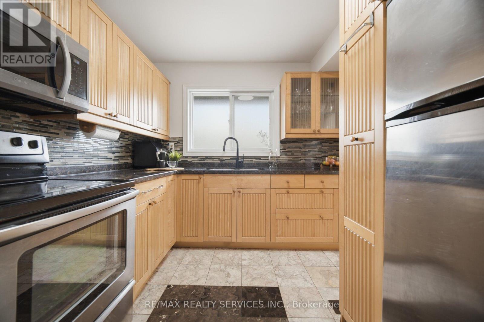 18 GOLD PINE COURT - 15