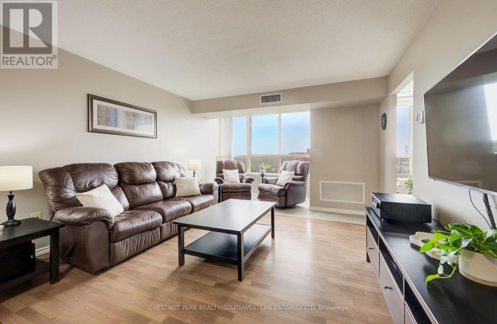 #PH14 30 BLUE SPRINGS DRIVE - 6