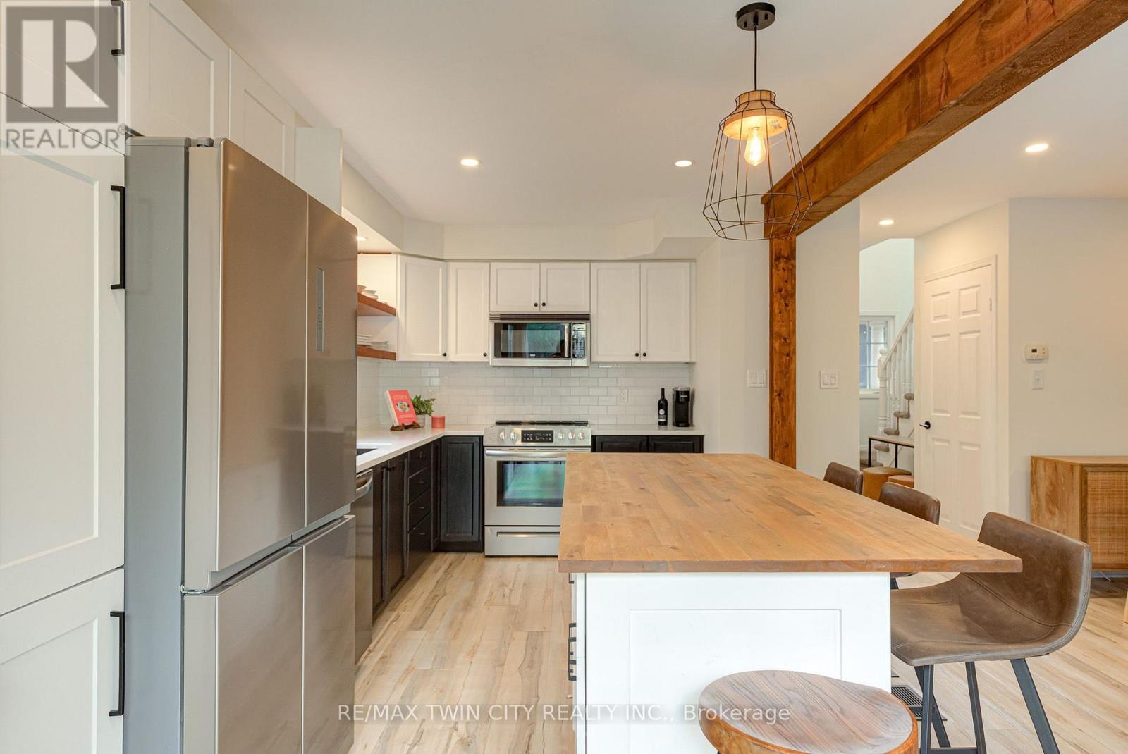799 COMMONWEALTH CRESCENT - 15