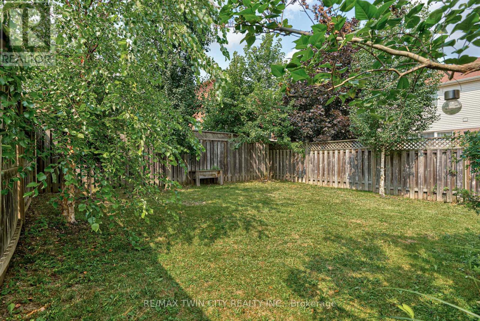 799 COMMONWEALTH CRESCENT - 30