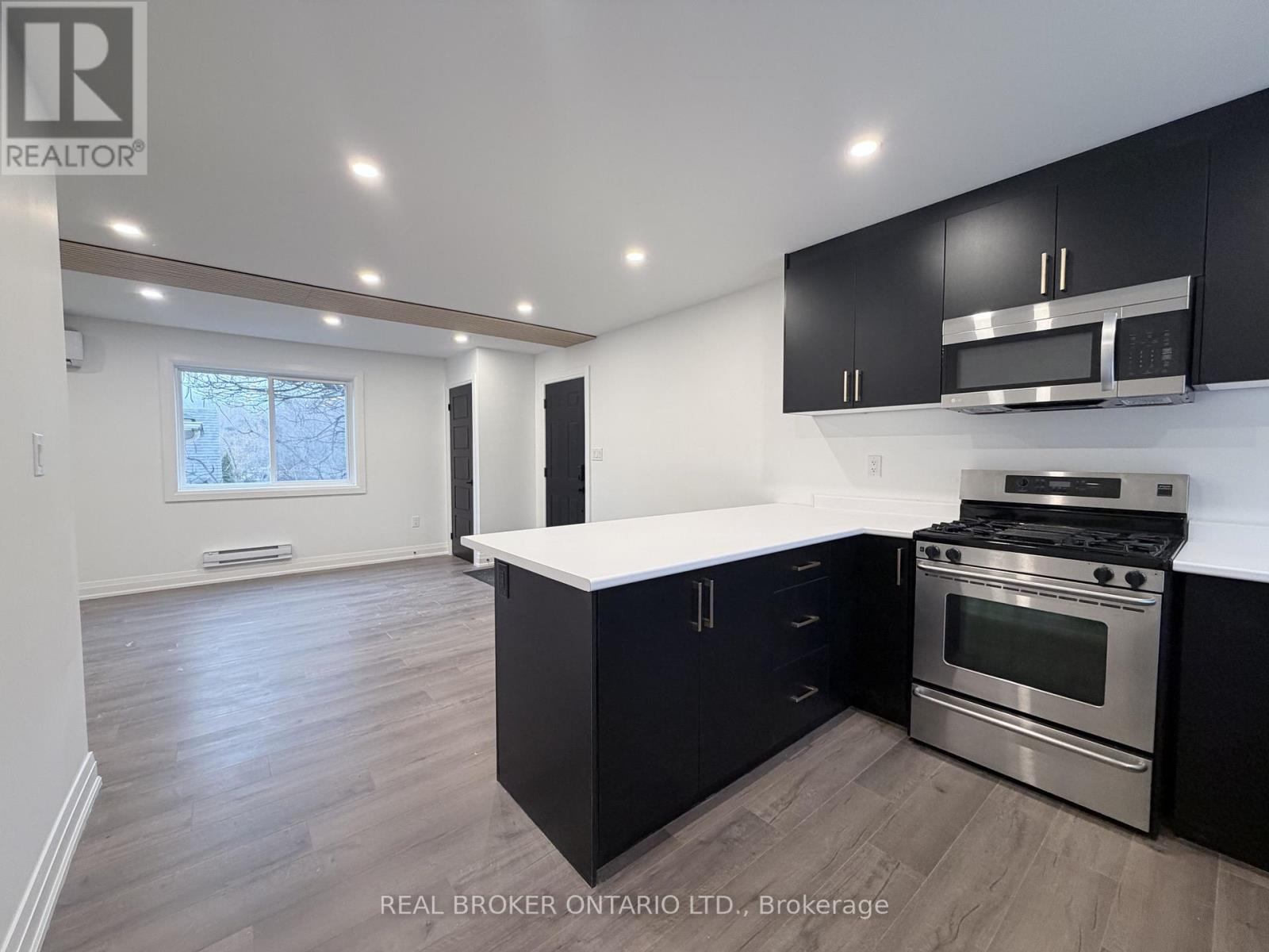 UPPER - 184 OTTAWA STREET S