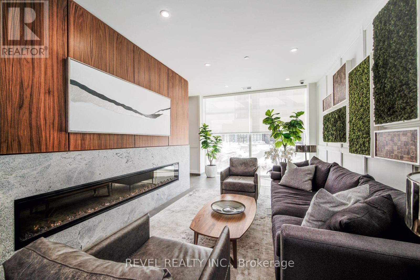 #1109 1880 GORDON STREET - 46