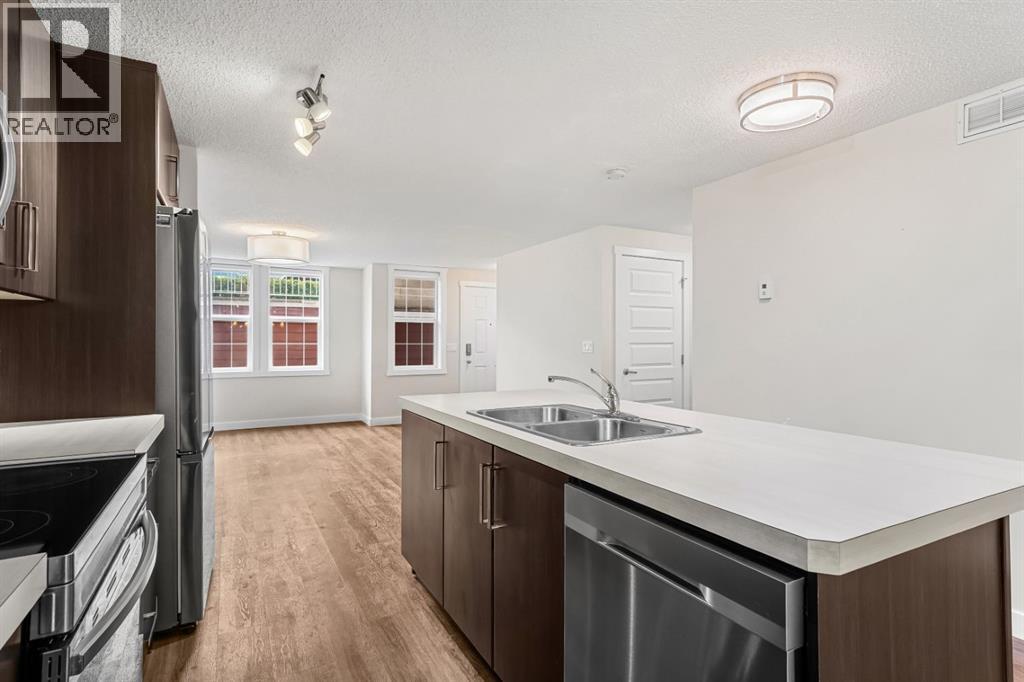 517 Mckenzie Towne Close SE - 4