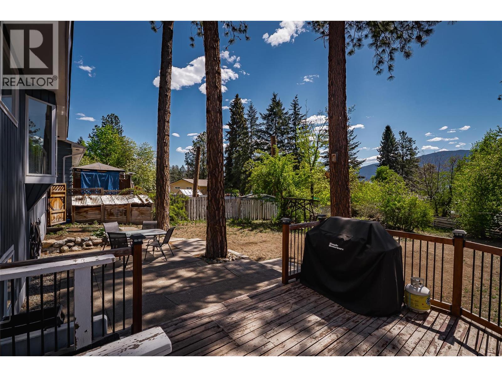 2064 CASTILLOU Crescent - Image 57