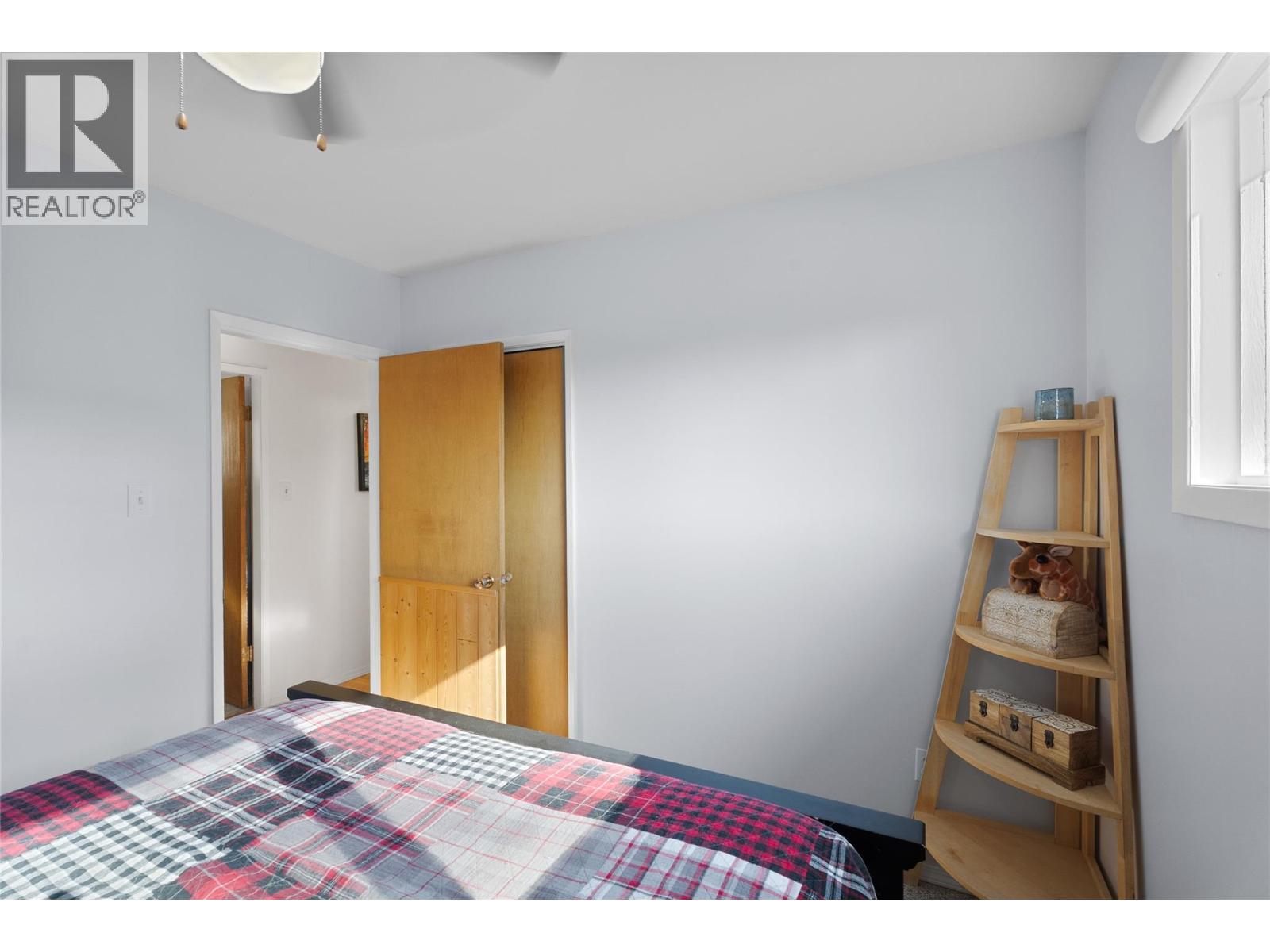 2064 CASTILLOU Crescent - Image 21