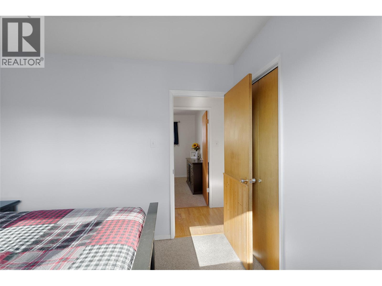2064 CASTILLOU Crescent - Image 22