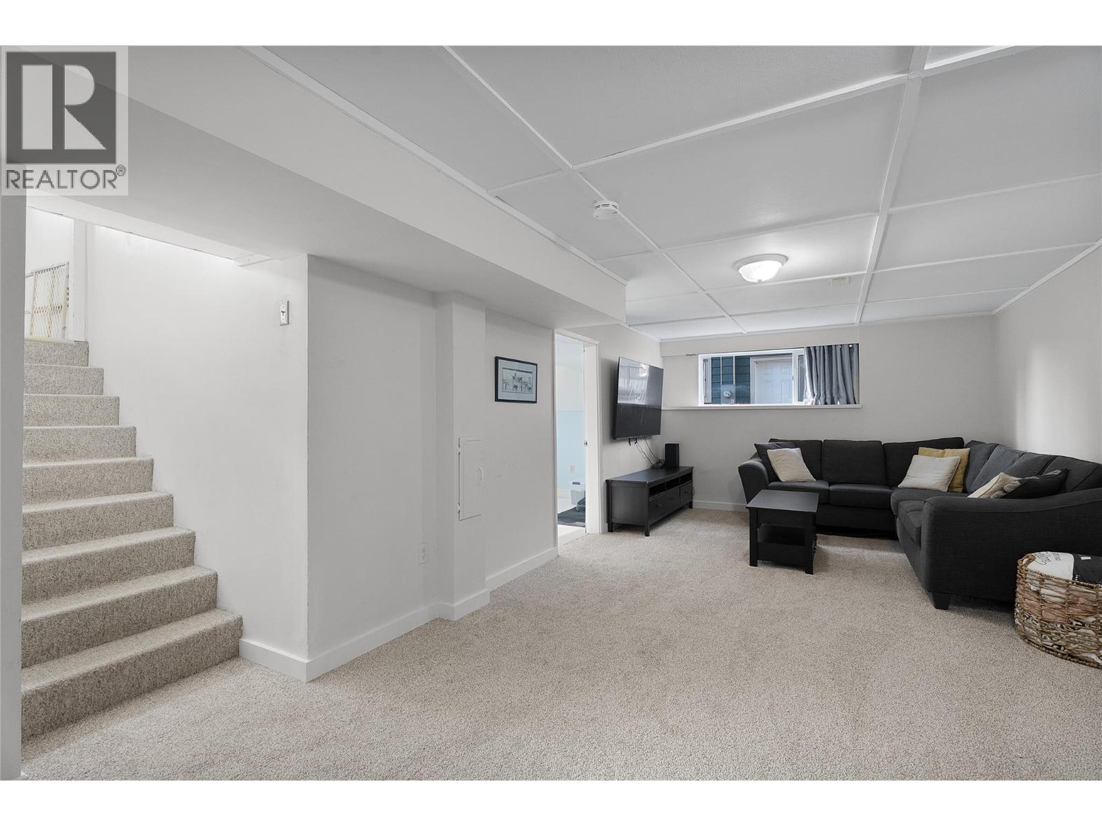 2064 CASTILLOU Crescent - Image 29
