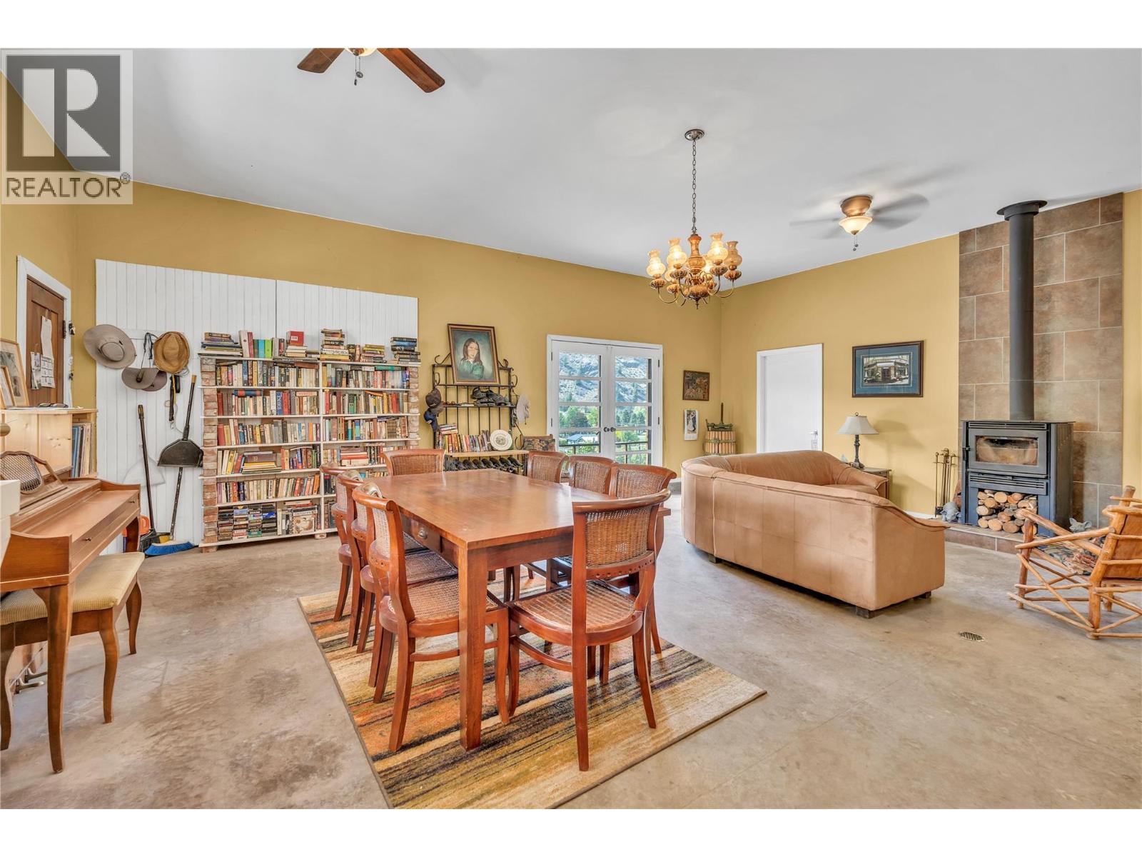 2795 Liddicoat Road - 54