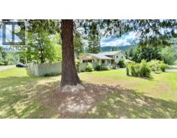 2pc Bathroom - 1120 Gowrie Street, Greenwood, BC V0H1J0 Photo 7