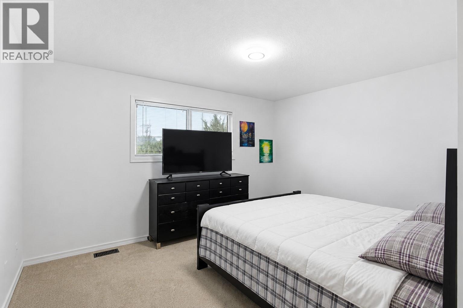 1801 HAMILTON Avenue - 12