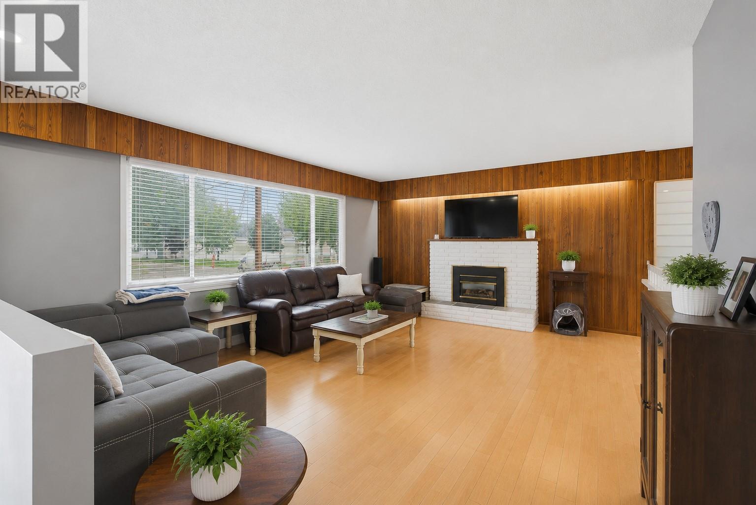1801 HAMILTON Avenue - 4