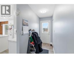 Living room - 1801 Hamilton Avenue, Merritt, BC V1K1B8 Photo 10