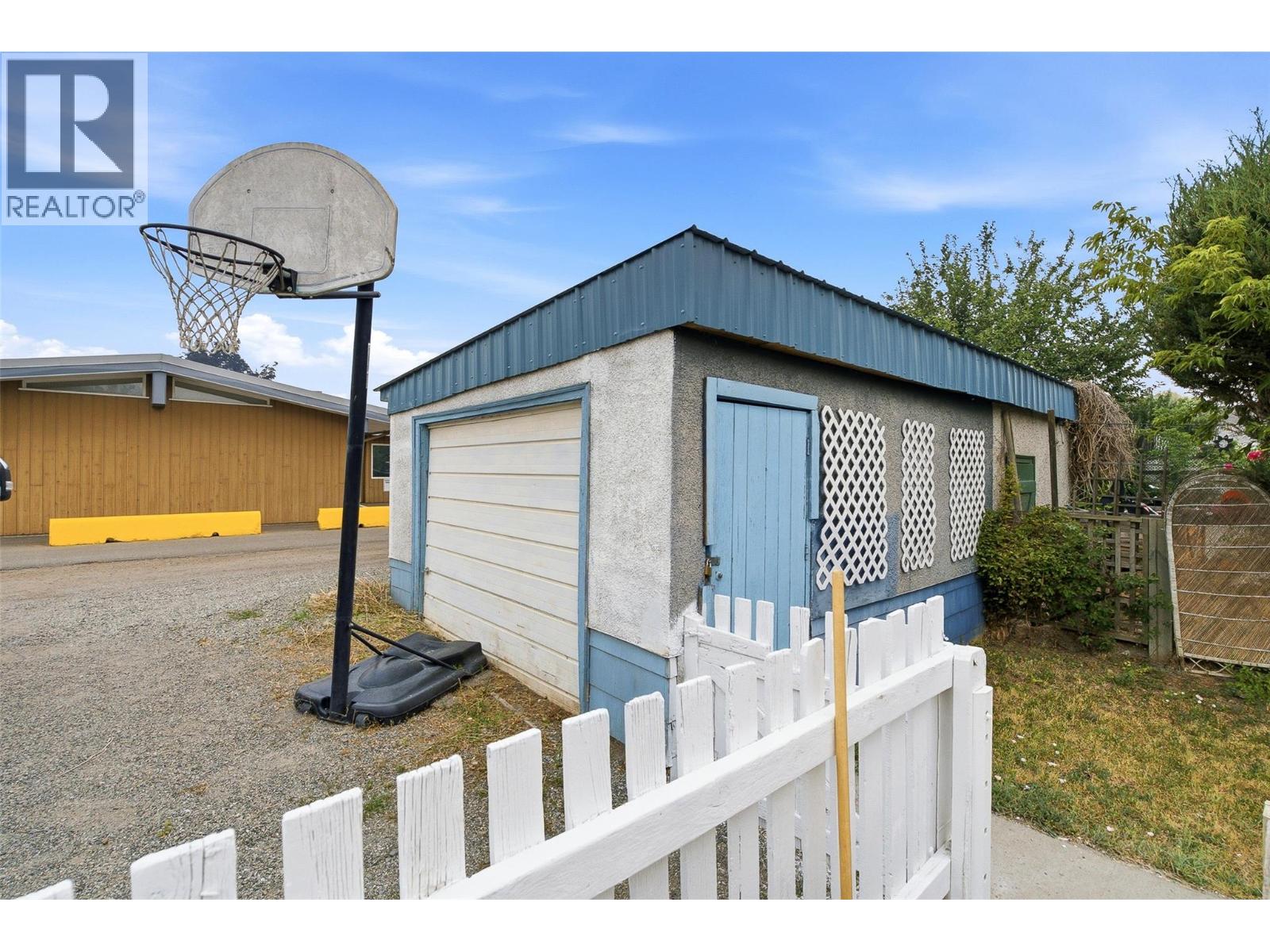 1801 HAMILTON Avenue - 27