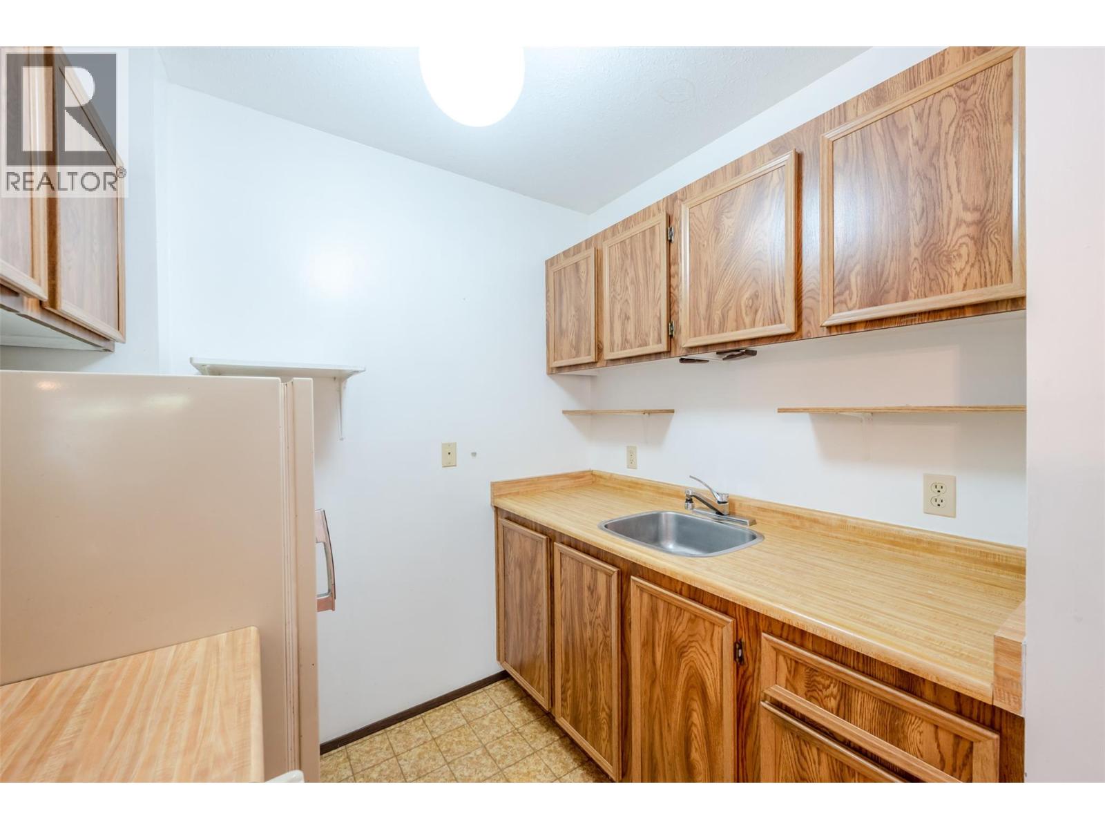 #416 150 Skaha Place - 20