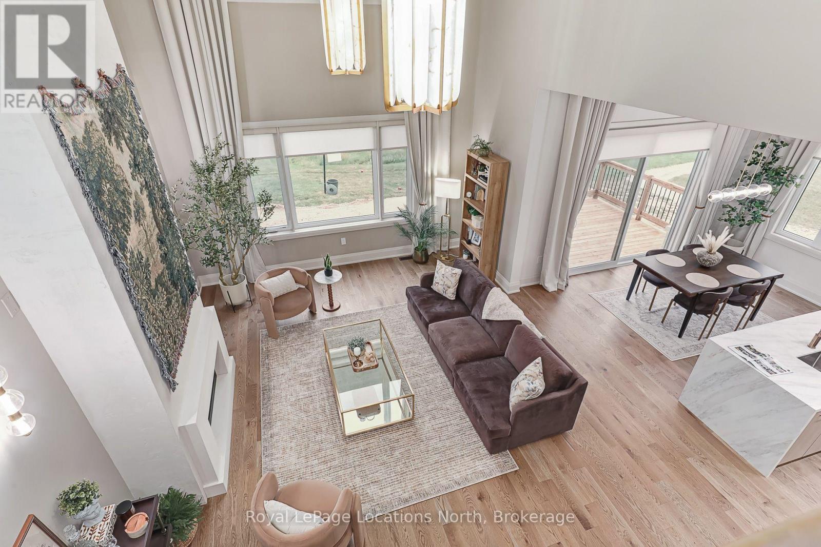 1 HILTON LANE - 24
