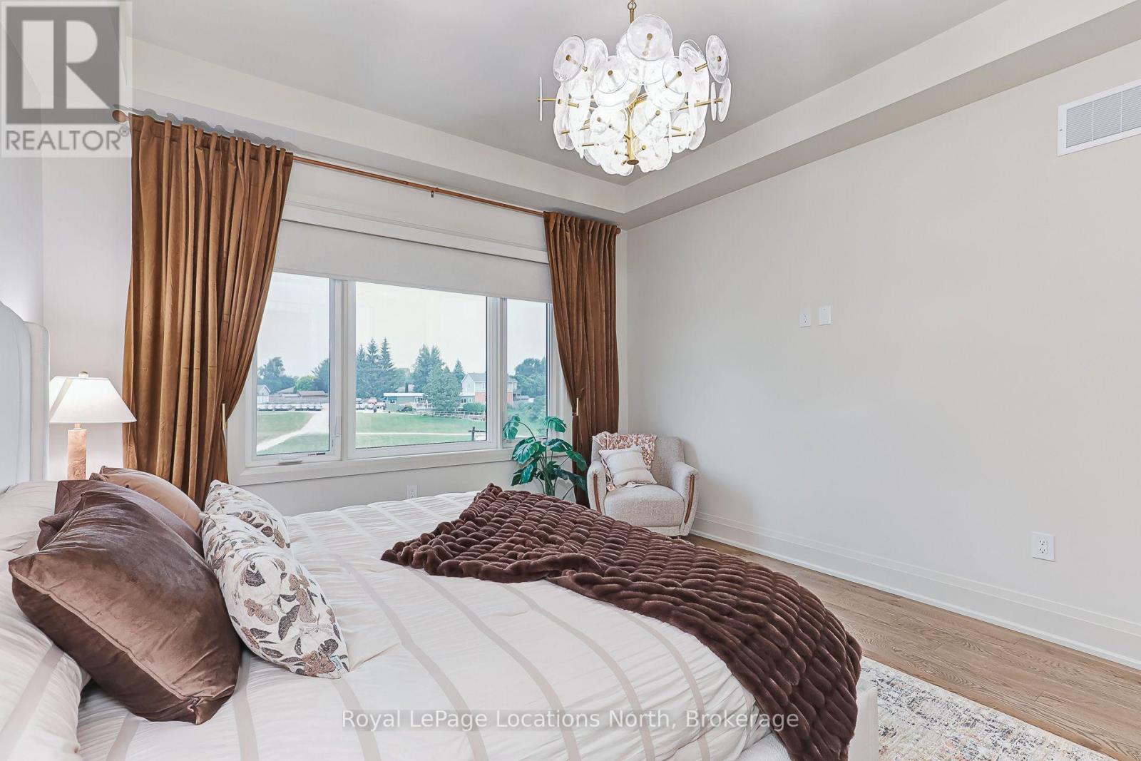 1 HILTON LANE - 20