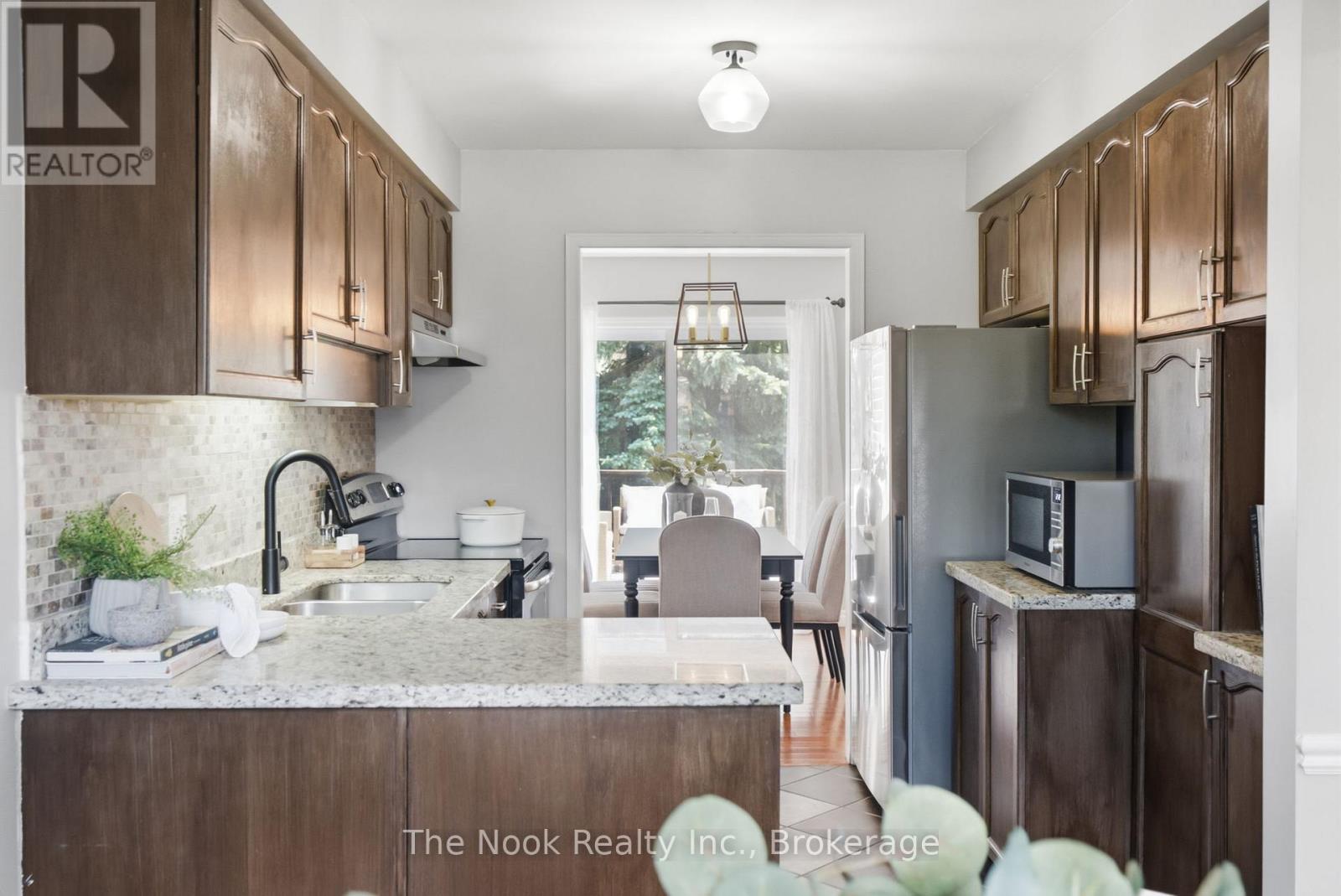 5 FIELDCREST AVENUE - Image 4
