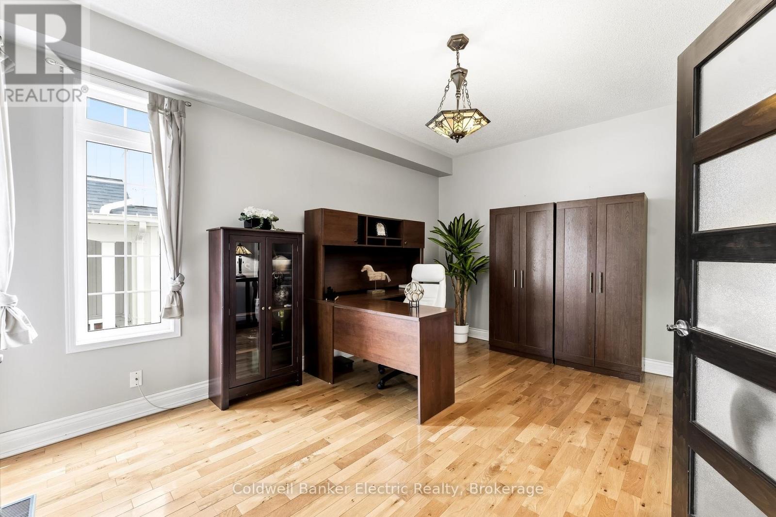1407 ASHGROVE CRESCENT - Image 19