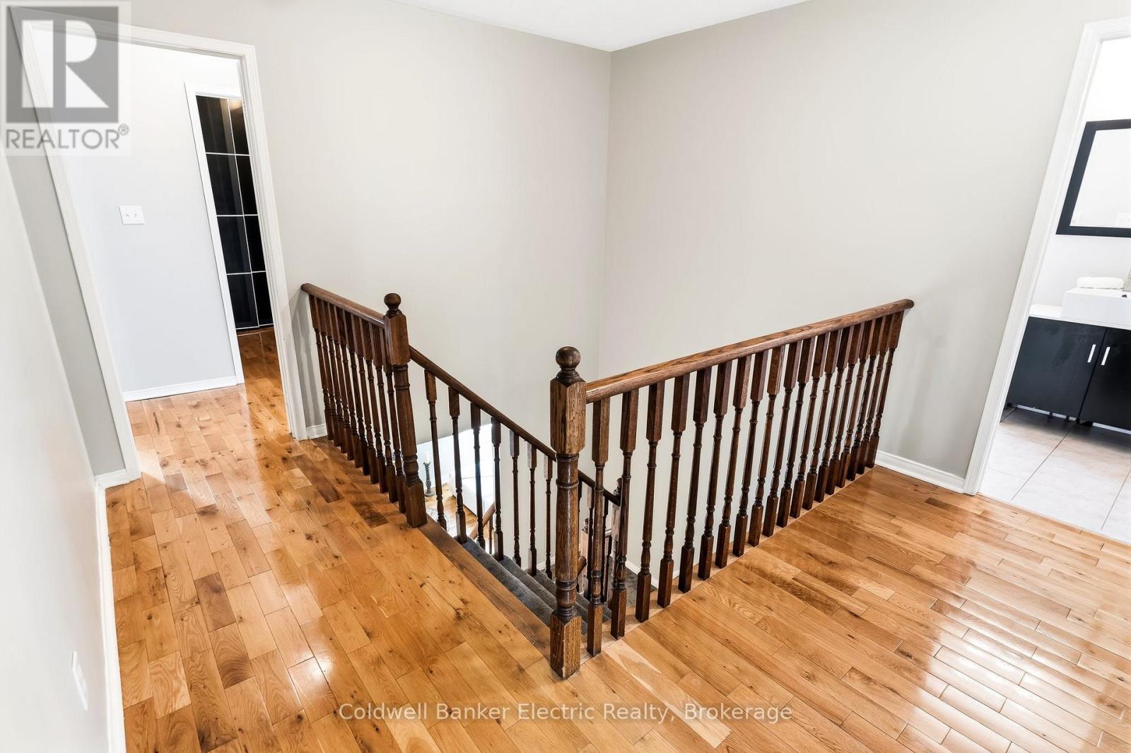 1407 ASHGROVE CRESCENT - Image 26