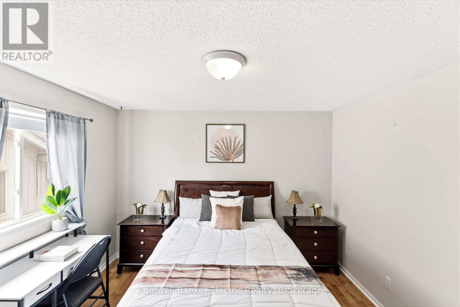 1407 ASHGROVE CRESCENT - Image 34