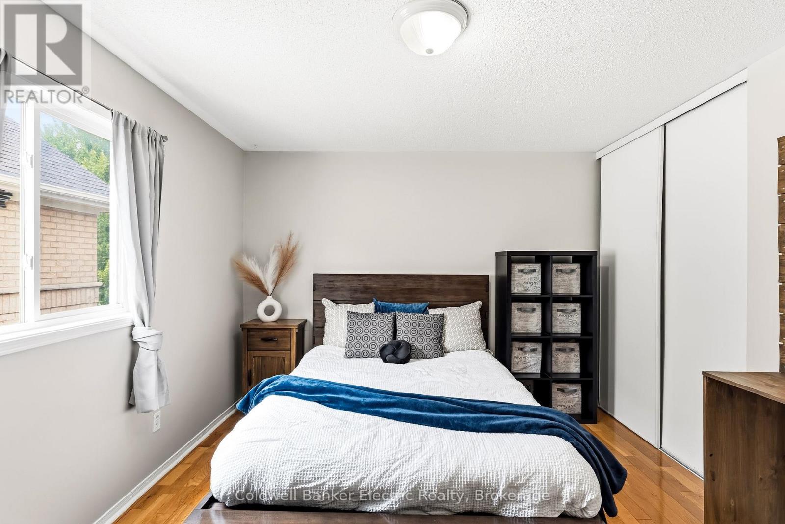 1407 ASHGROVE CRESCENT - Image 39