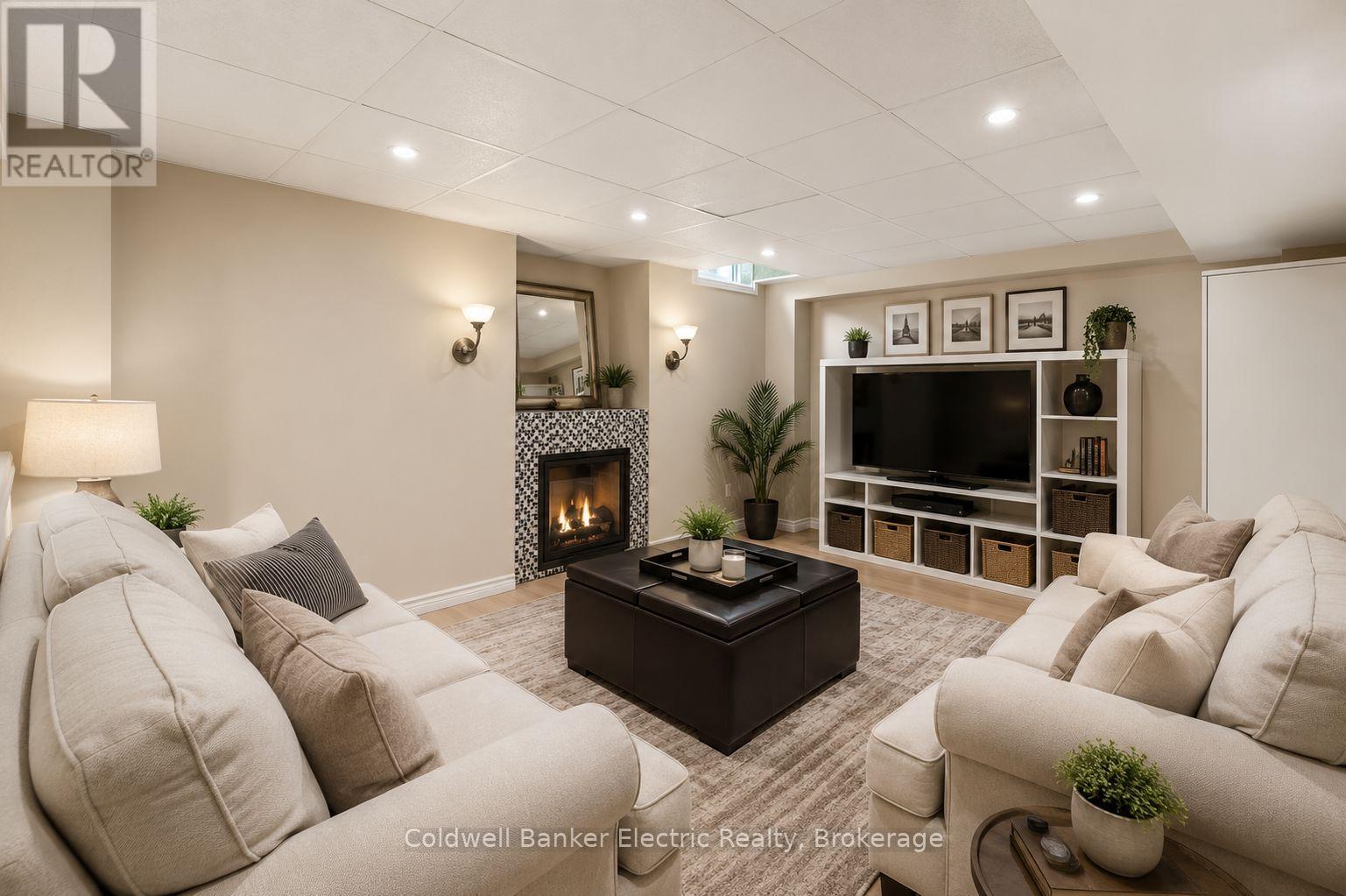1407 ASHGROVE CRESCENT - Image 43