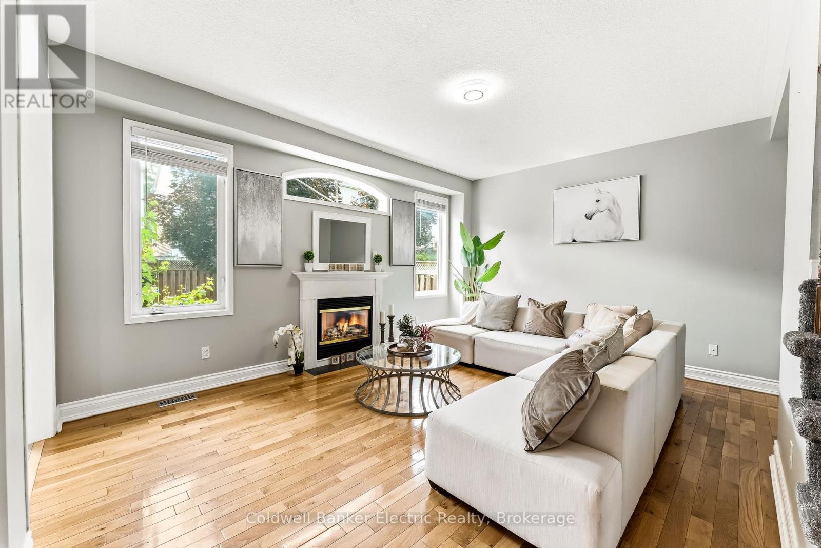 1407 ASHGROVE CRESCENT - Image 9