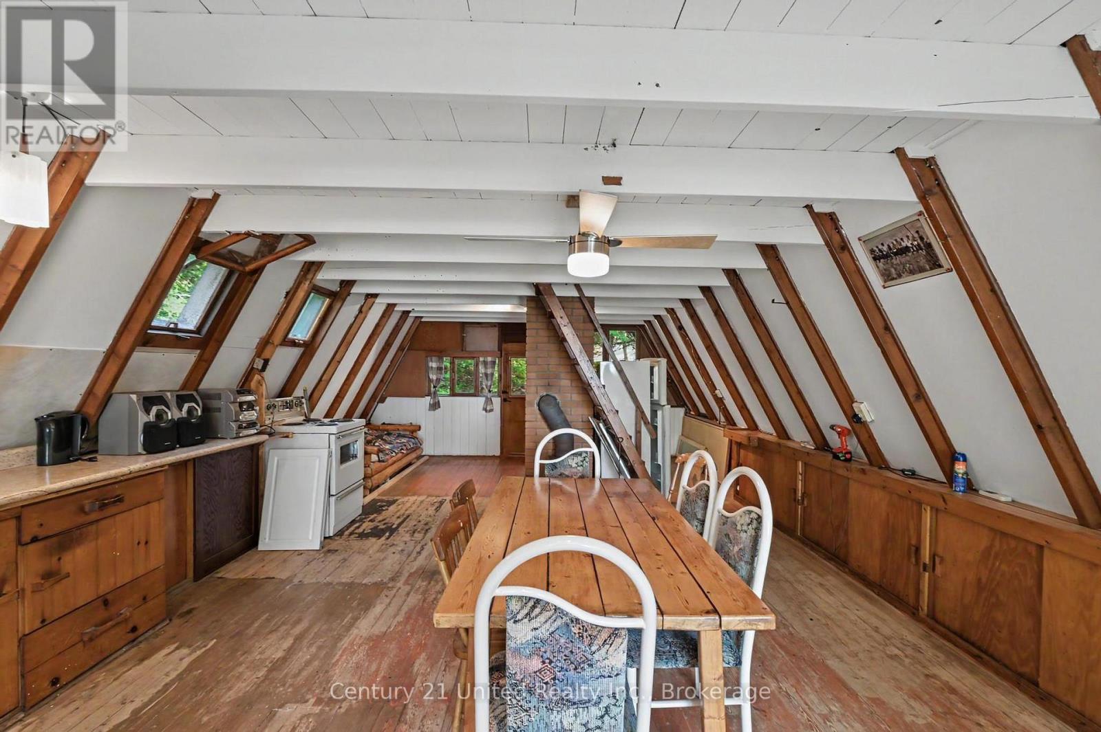 176 ROBINS ROAD - 18